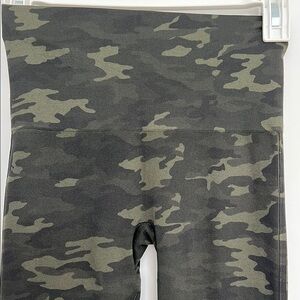 SPANX Green Camo Leggings Size Small